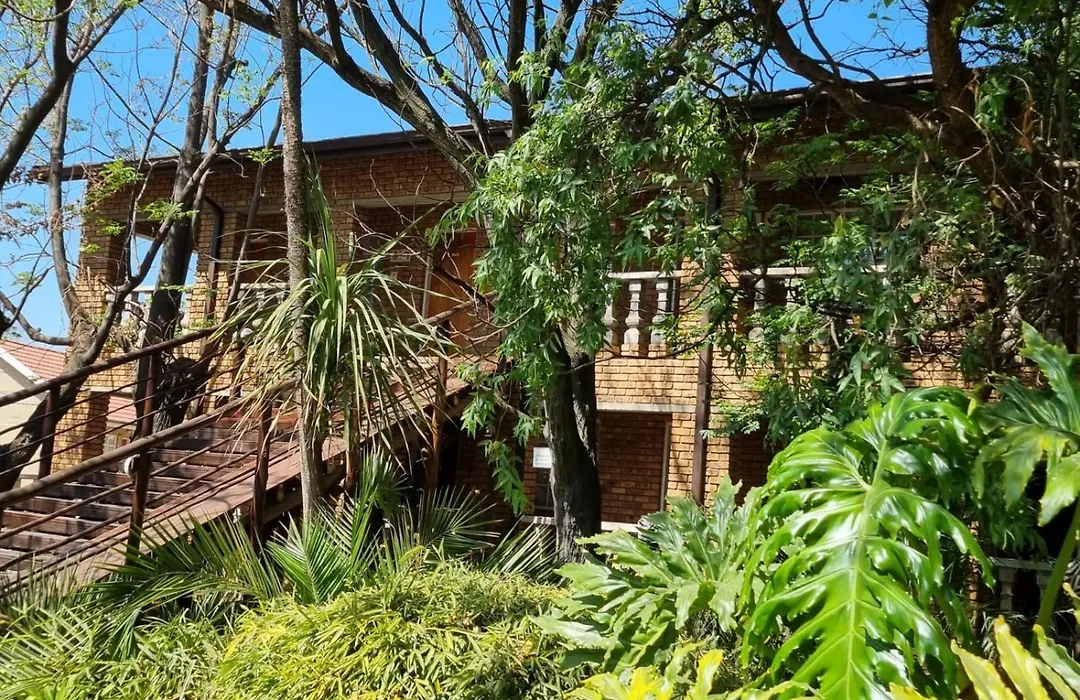 Emerald Guesthouse-1